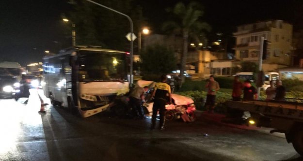 Alanya'da feci kaza: 3 araç birbirine girdi