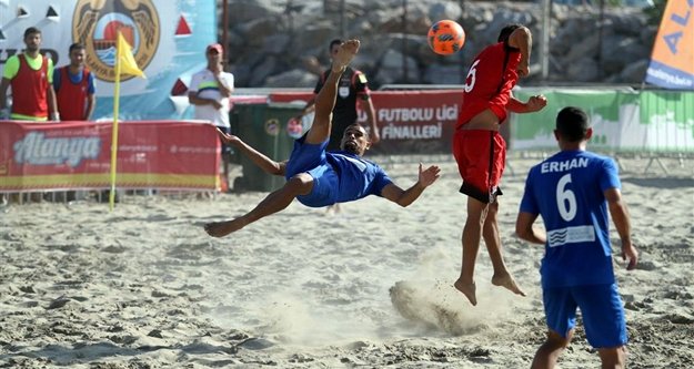 Alanya'da plaj futbolu heyecanı başlıyor