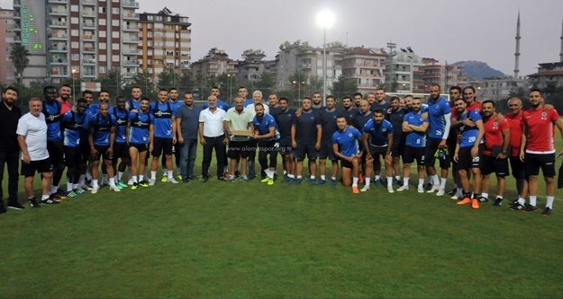 Alanyaspor'da 3 isim kadroya alınmadı