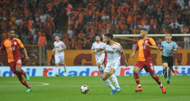 Alanyaspor, Galatasaray'a farklı mağlup oldu
