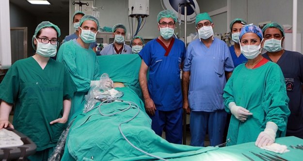 Anne karnındaki bebeğe hayat kurtaran operasyon