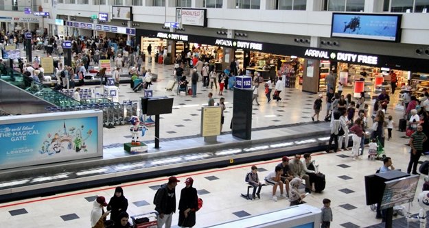 Antalya’da gurbetçi turistlerde de rekor kırdı