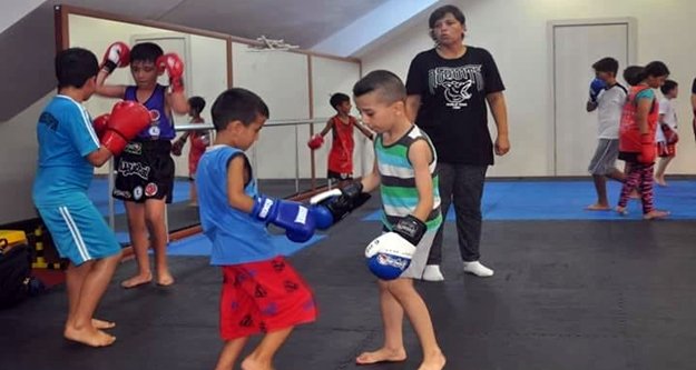 Çocuk ve gençlerin yeni gözdesi Muay Thai