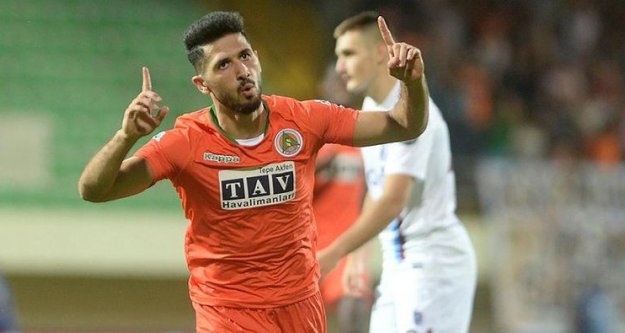 Emre Akbaba resmen Galatasaray'da