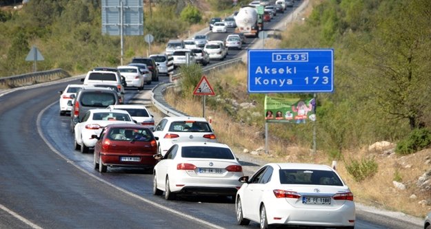 Tatilcilerin dönüş yolu çileye dönüştü