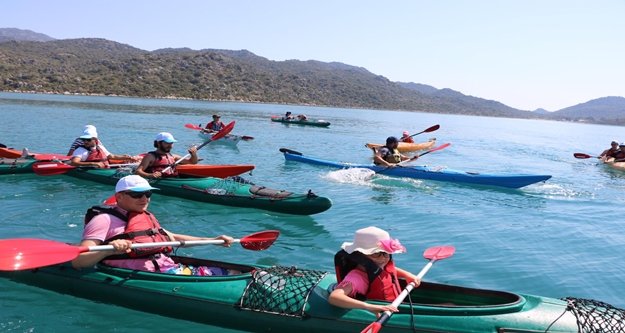 10 milyonuncu turist geldi