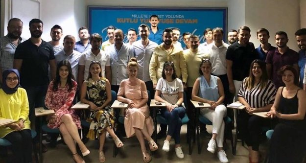 Ak Gençlik'in yeni yürütüme kurulu belli oldu