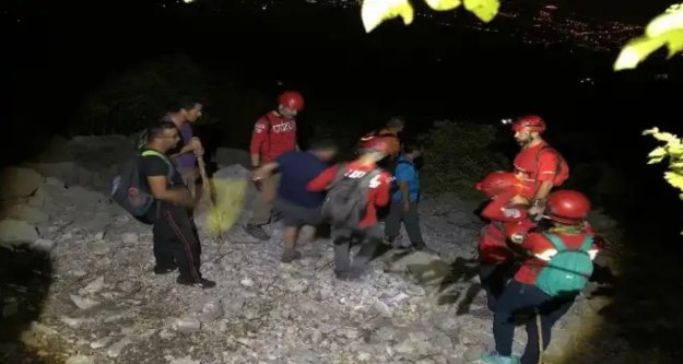 Alanya'da kayıp dağcıları kurtarma seferberliği