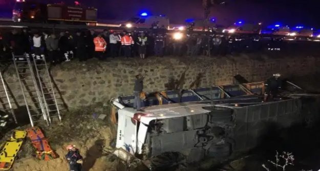 Alanya otobüsü kaza yaptı: 8 ölü, 28 yaralı var