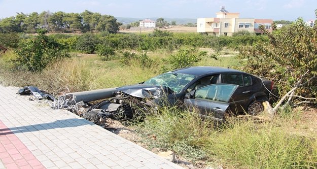Alanya plakalı araç komşuda kaza yaptı