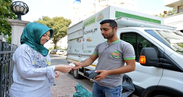 Atıklardan 122 bin 471 lira kazandılar