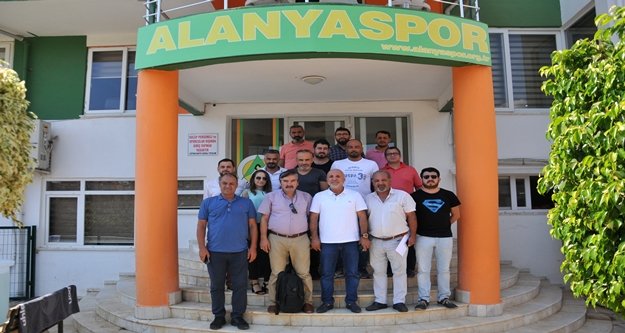 Başkan Çavuşoğlu spor basınıyla biraraya geldi