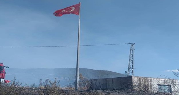 Türk Bayrağı için tüm mahalleli seferber oldu