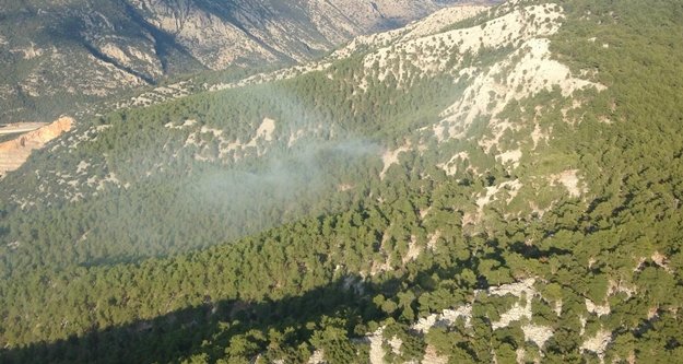 Orman yangınını söndürme çalışmaları devam ediyor