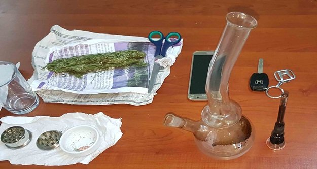 Otomobilde uyuşturucu yakalattı