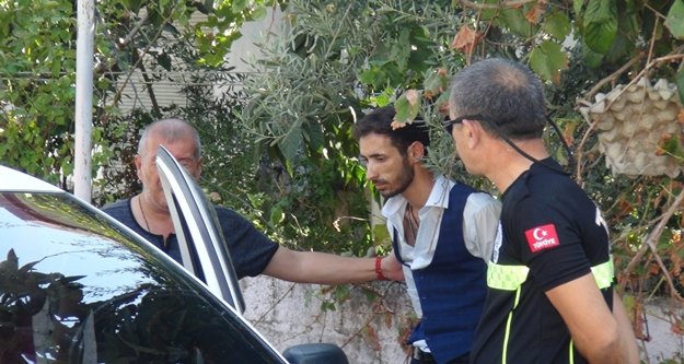 Park halindeki araçta silah ve uyuşturucu ele geçirildi