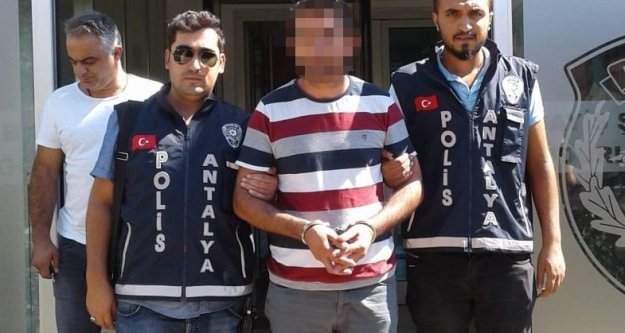 Sahte kimlikle dolandırıcılık