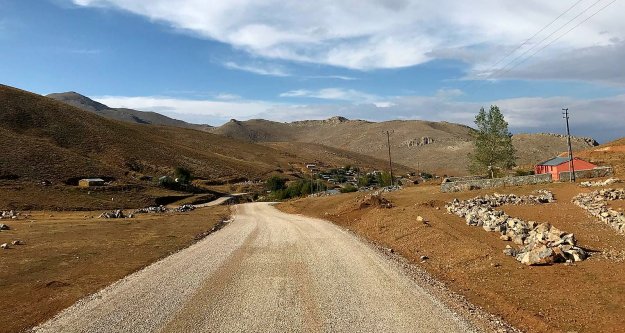 Yücel, batı yaylalarını asfalta kavuşturdu