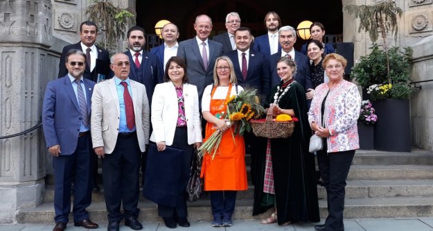 Yücel ve Alanya heyeti Almanya'da el üstünde