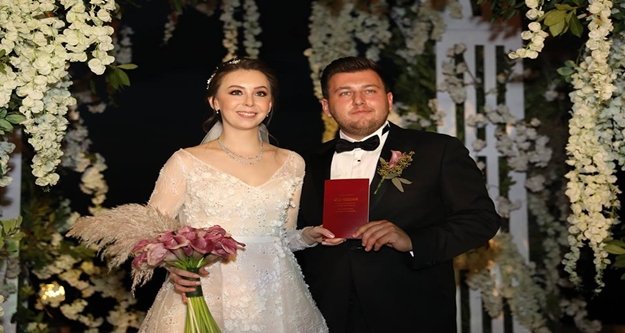 Alanya bu düğün de buluştu