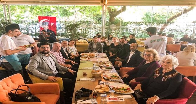 CHP'liler ADD'nin kahvaltısına katıldı