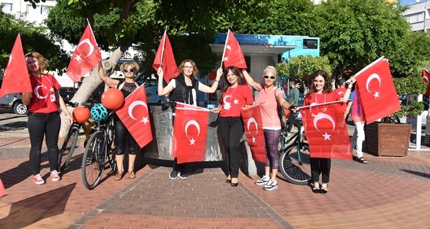 Çözüm Masası Cumhuriyet Bayramı'nı vatandaşlarla birlikte kutladı