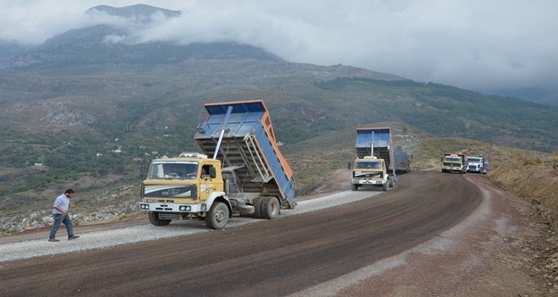 Fakırcalı ve grup yolları asfaltlanıyor