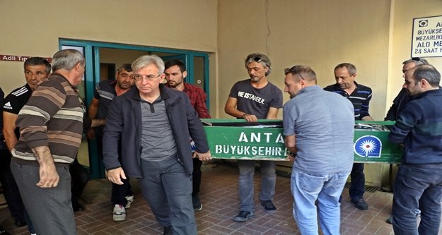 Hayatını kaybeden yamaç paraşütü pilotu toprağa verildi