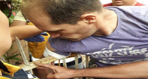 Koluna korkuluk demiri saplandı