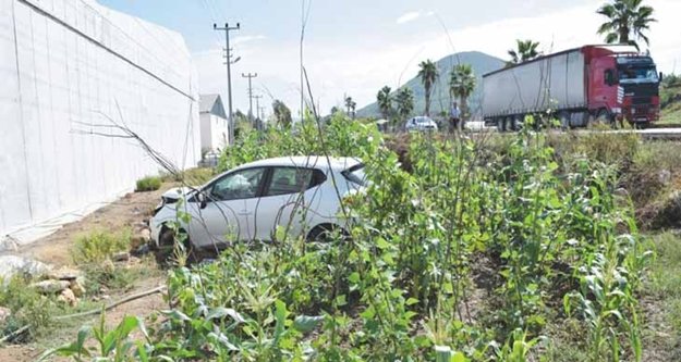 Komiser ve eşi balayı dönüşü kaza yaptılar