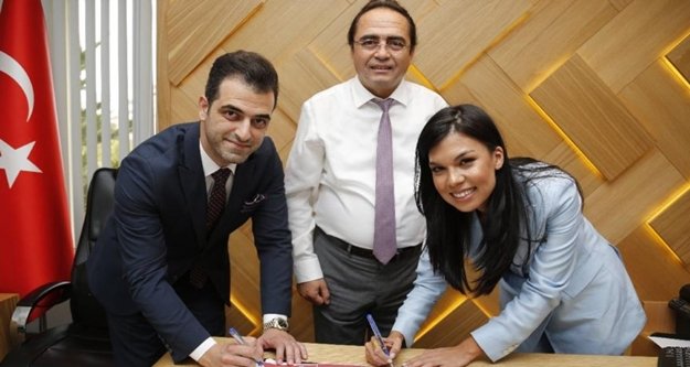 Lira ile ilk kira sözleşmesi Antalya'da yapıldı