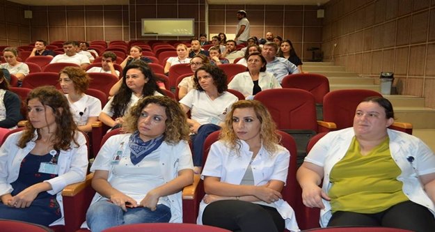 Sağlık çalışanlarına bilgi ve hasta güvenliği eğitimi