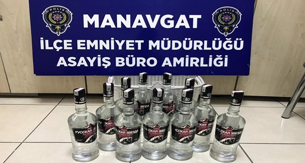 Sucuk ve alkollü içecek hırsızları yakalandı