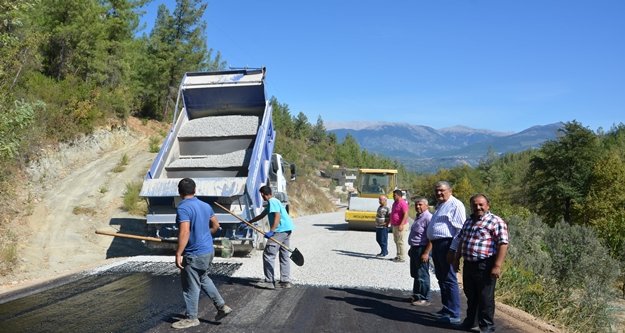 Toroslar’ın zirvesinde asfalt çalışması