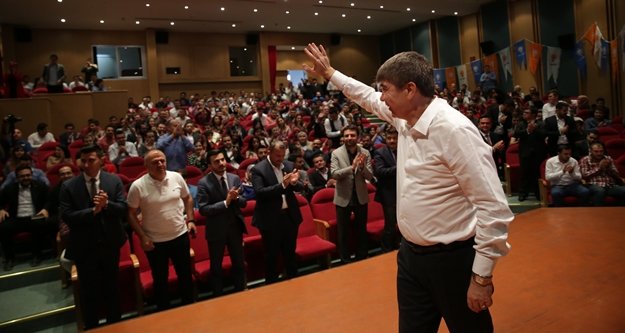 Türel AK Parti’li gençler ile bir araya geldi