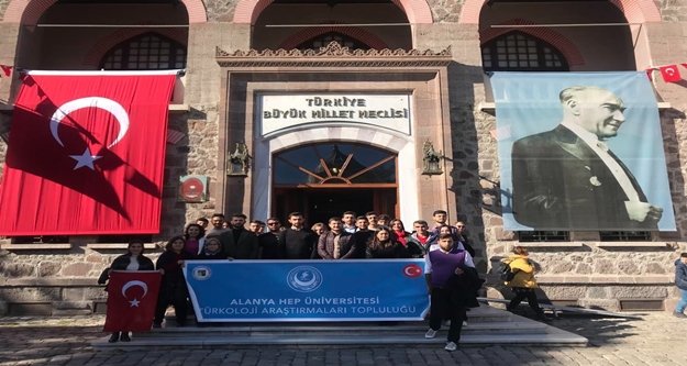 Türkoloji Araştırmaları Topluluğu Ata'nın huzurunda