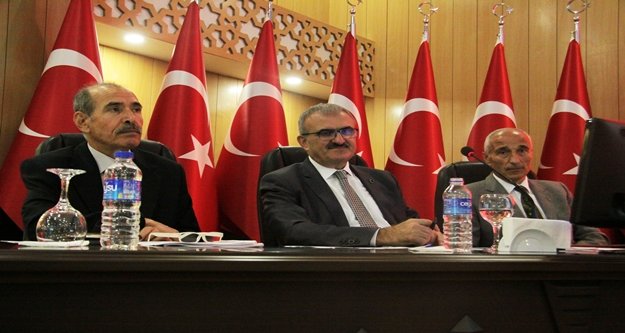 Validen kahvaltı ve sigara yasağı