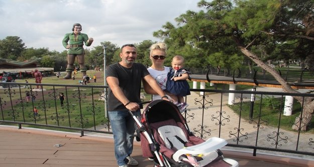 Yaya olarak girdikleri plajda 12 TL'lik otopark ücreti ödediler