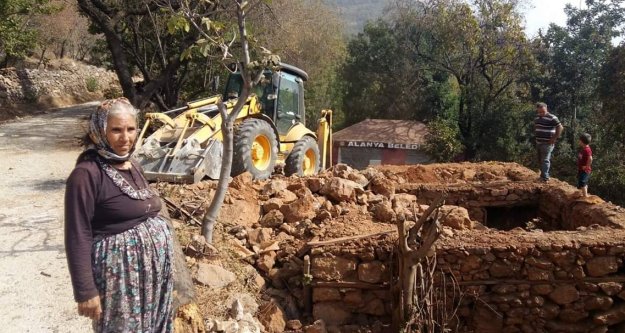 Yücel'in hizmetleri vatandaşın yüzünü güldürüyor