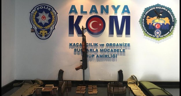 Alanya'da düğünde kaleşnikoflu havaya ateşe 3 gözaltı