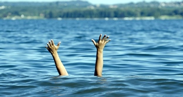 Alanya'da genç kızın denizde intihar girişimi