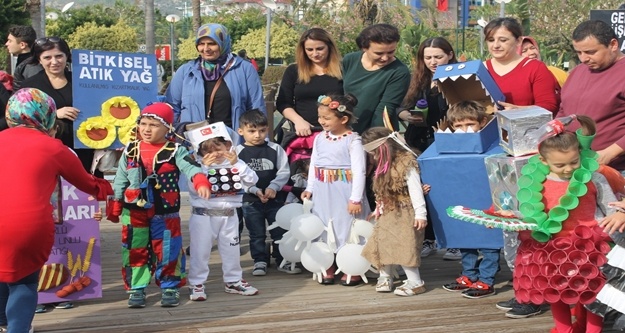 Alanya'da minikler geri dönüşüme dikkat çekti