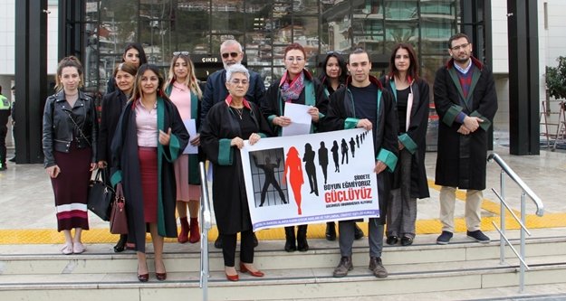 Alanya’da avukatlardan kadın hakları açıklaması