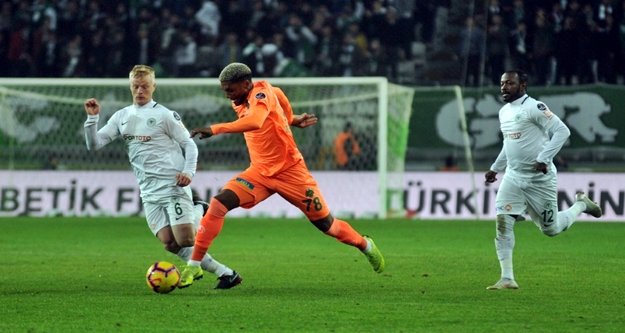 Alanyaspor Konya'da dondu kaldı!