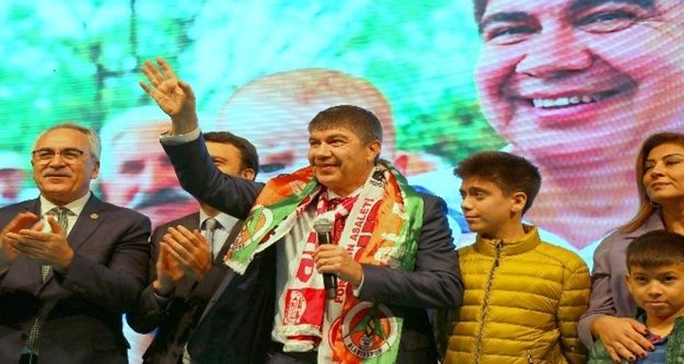 Antalya Havalimanı'nda Türel izdihamı