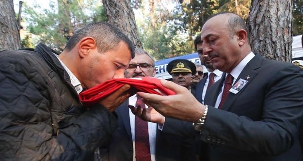 Bakan Çavuşoğlu'ndan Fransız bakana tepki: "Açıklamaları terbiyesizlik"