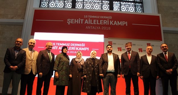 Bakan Selçuk 15 şehit aileleriyle buluştu