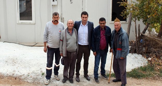 Barakada yaşayan yaşlı çift ev sahibi oldu