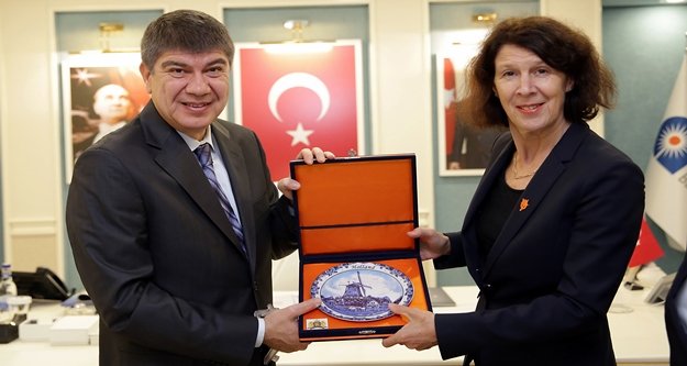 Büyükelçi'den Türel'e övgü