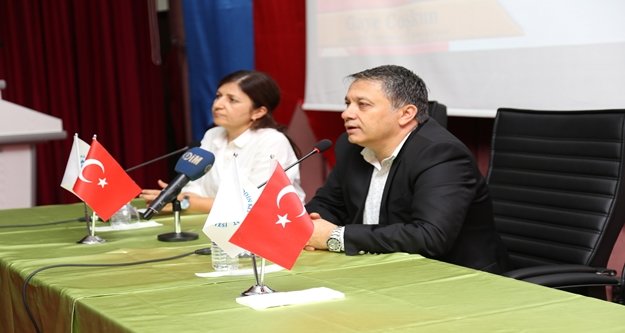 İki duayen ALKÜ'de öğrencilerle buluştu